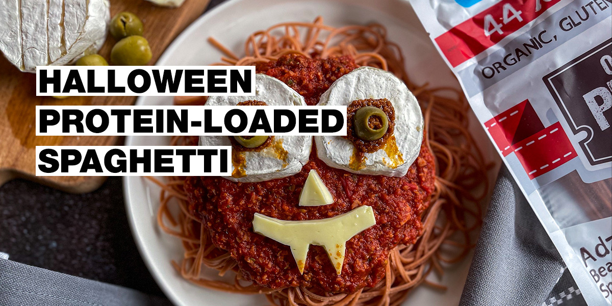 ¡Nunca hay suficientes proteínas! Prueba esta buenísima receta de espagueti de Halloween con una ración extra de proteínas.