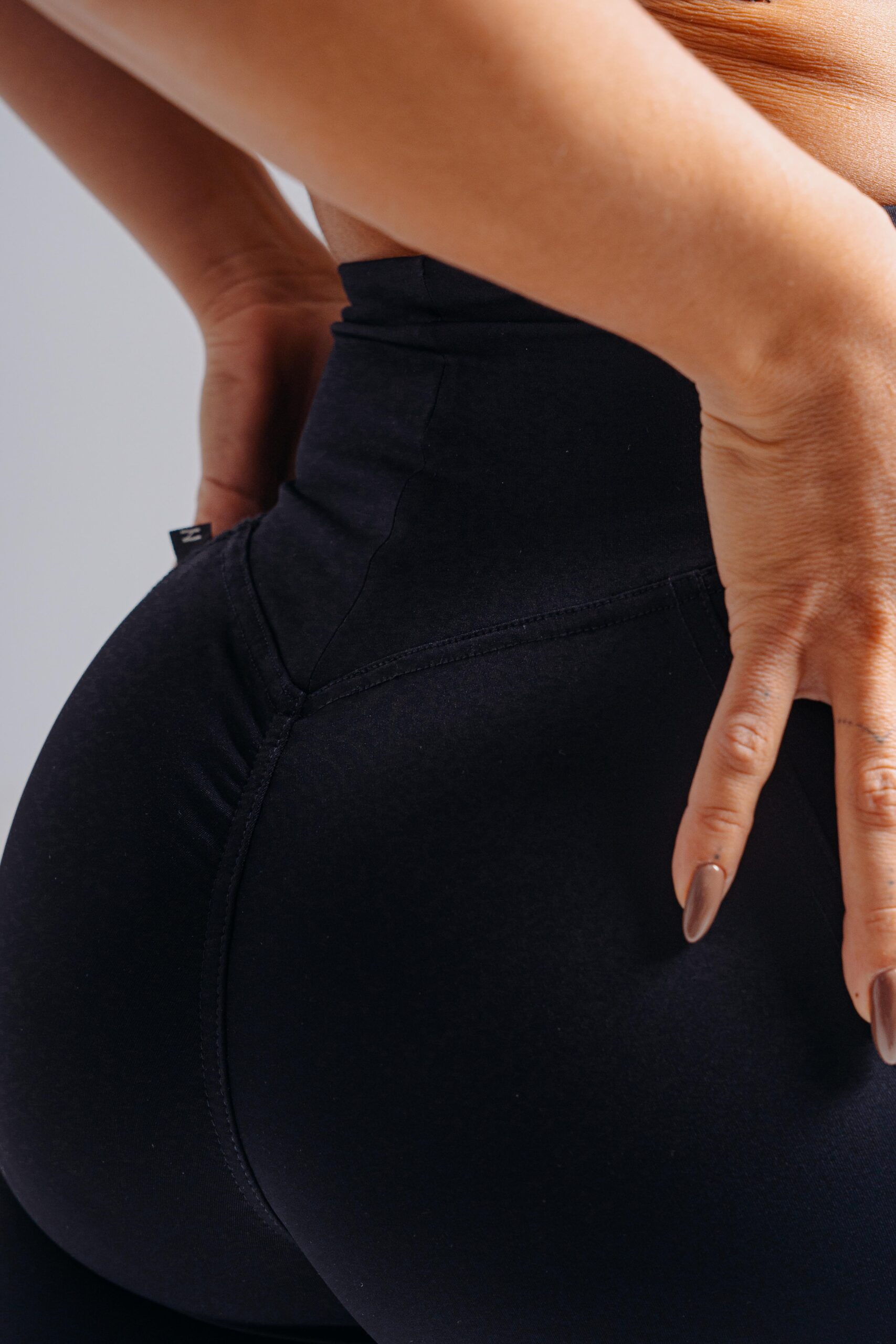 High-Waist Shorts with Pockets PRIMAL 858 Black - Image 4