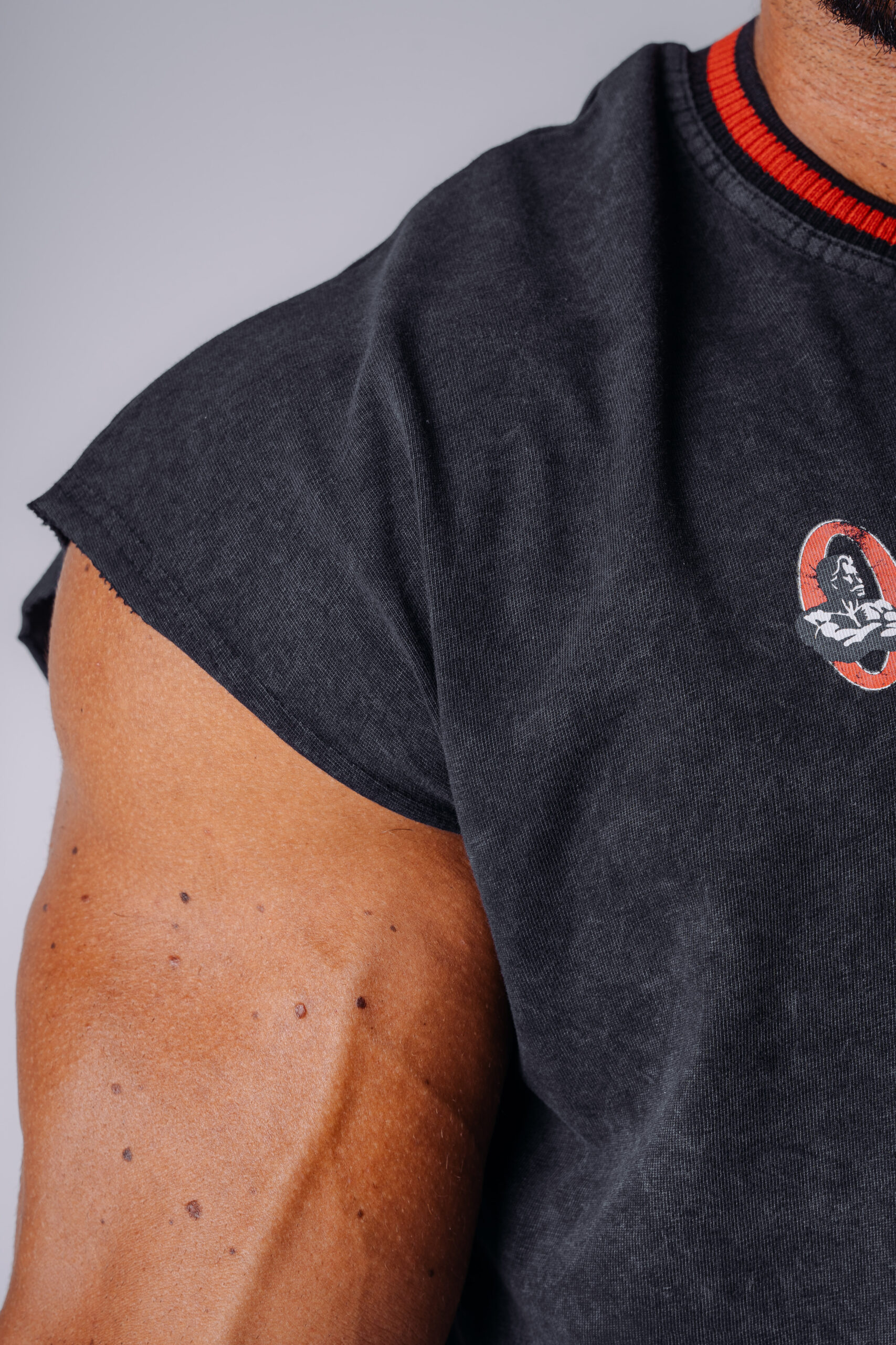NEBBIA x Olympia Muscle Cover Tanktop 947 Schwarzes – Bild 4