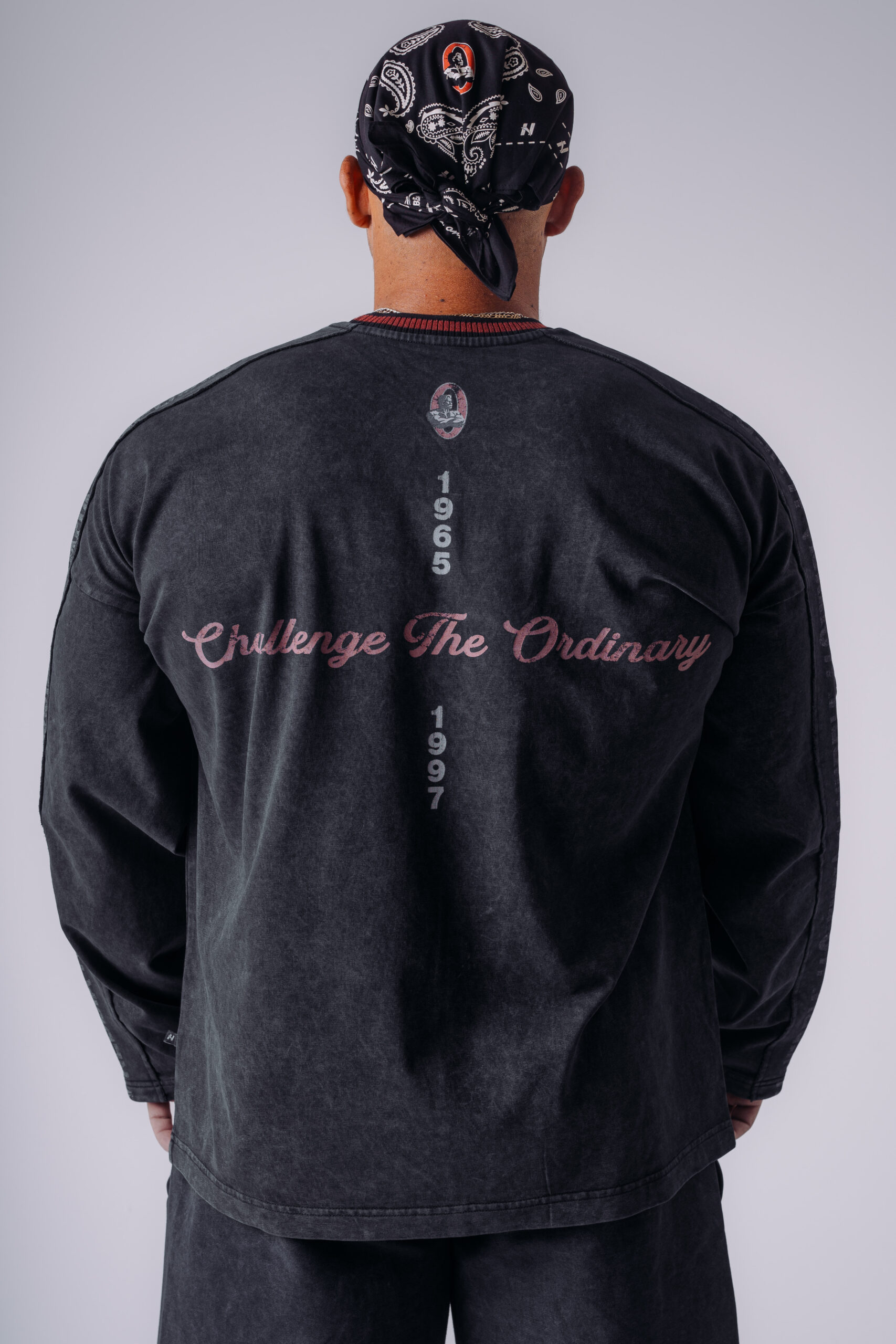 NEBBIA x Olympia Langarmshirt 952 Schwarzes – Bild 2