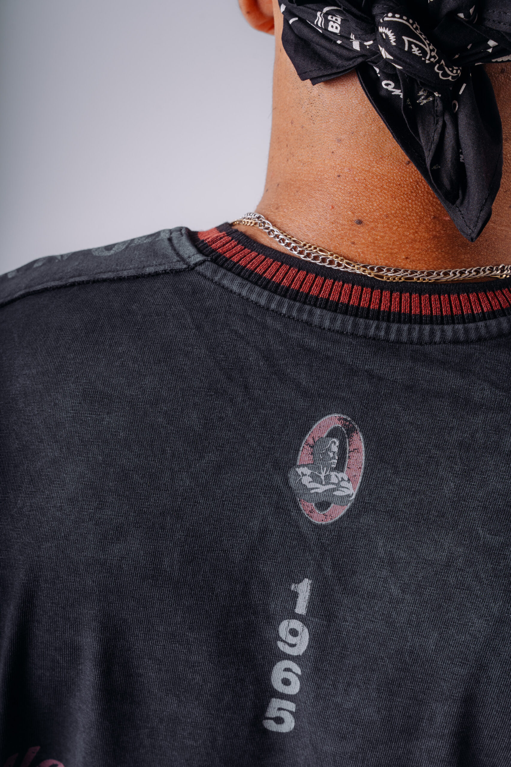NEBBIA x Olympia Langarmshirt 952 Schwarzes – Bild 4