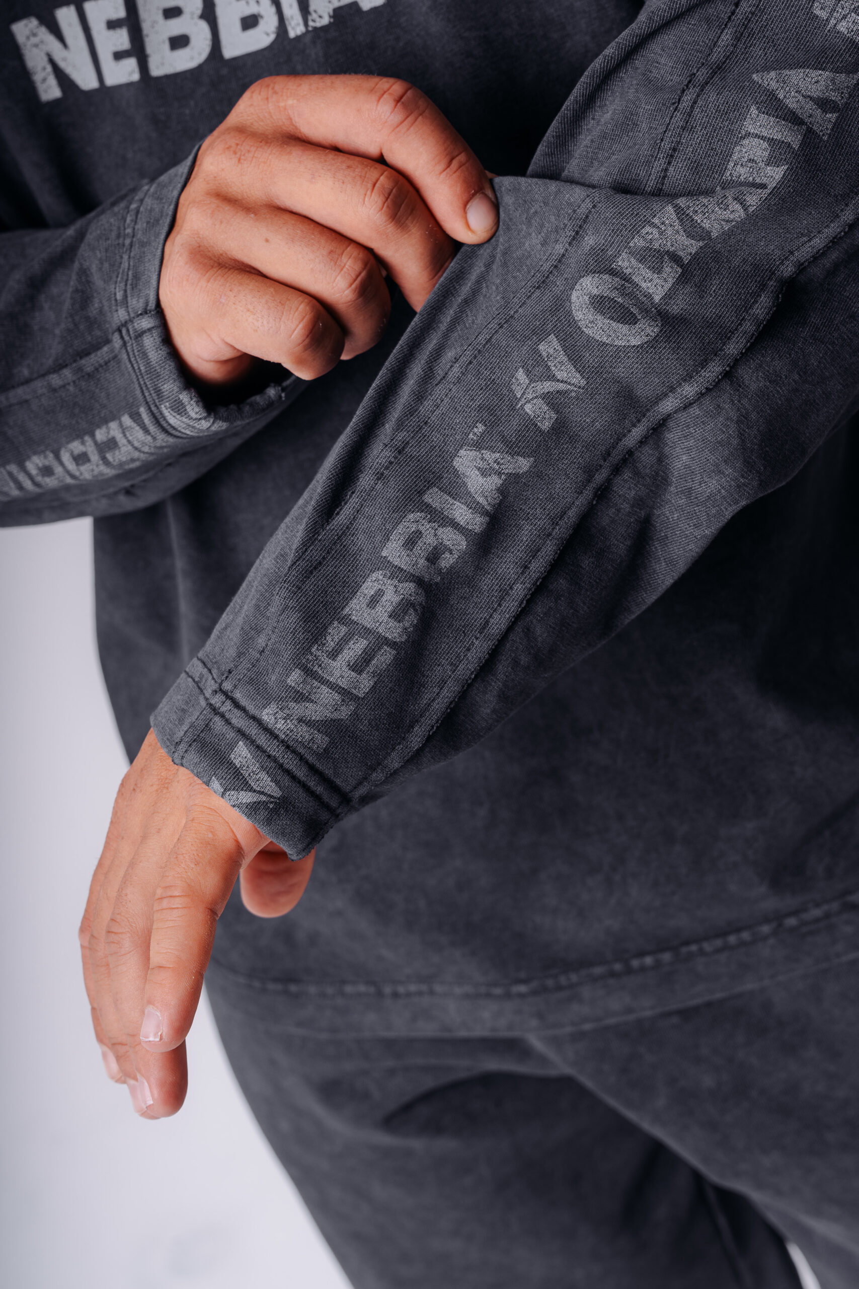 NEBBIA x Olympia Langarmshirt 952 Schwarzes – Bild 7